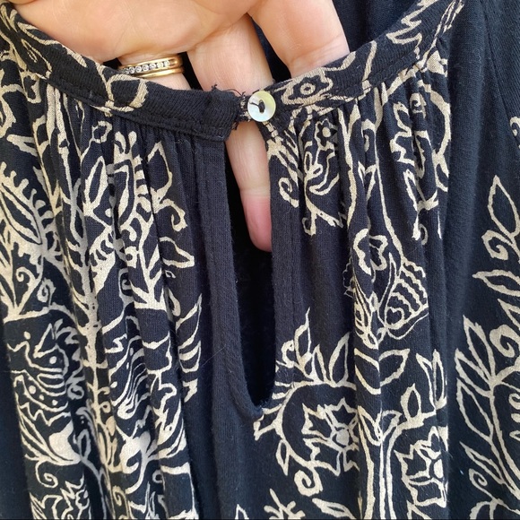 Lucky Brand Black Tunic with Gold Design - Picture 4 of 7